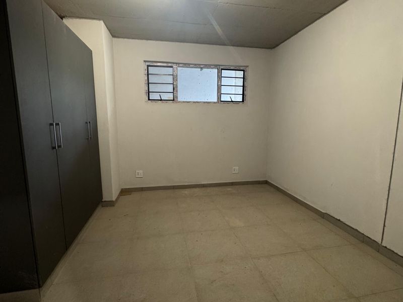 Brand new 95 sqm one bedroom ENSUITE - Photo 4