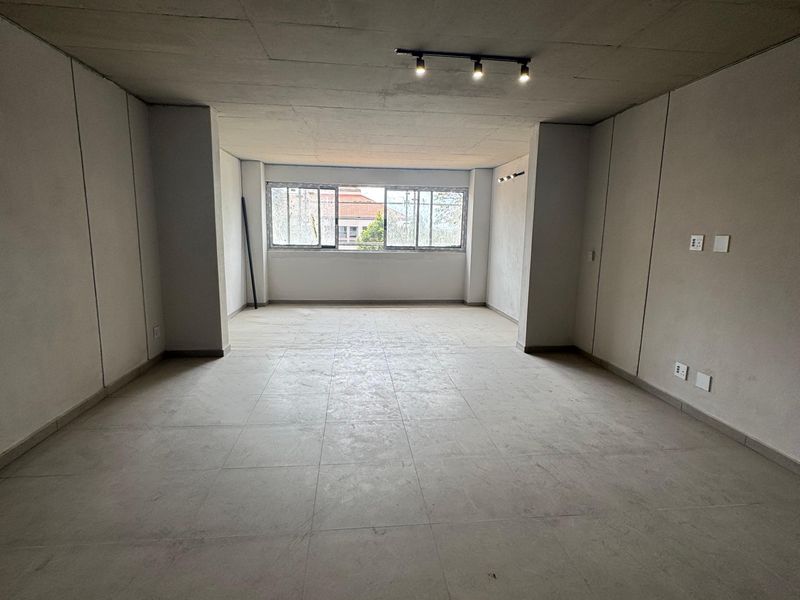 Brand new 95 sqm one bedroom ENSUITE - Photo 3