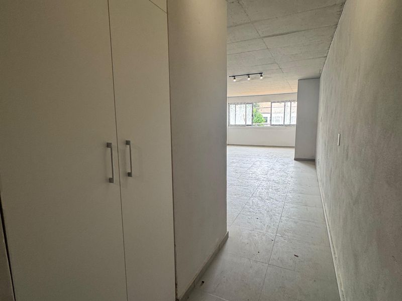 Brand new 95 sqm one bedroom ENSUITE - Photo 5