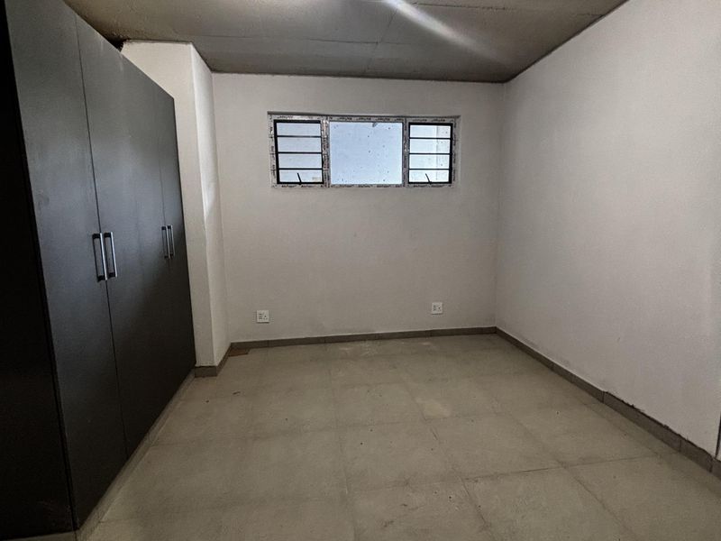 Brand new 95 sqm one bedroom ENSUITE - Photo 6