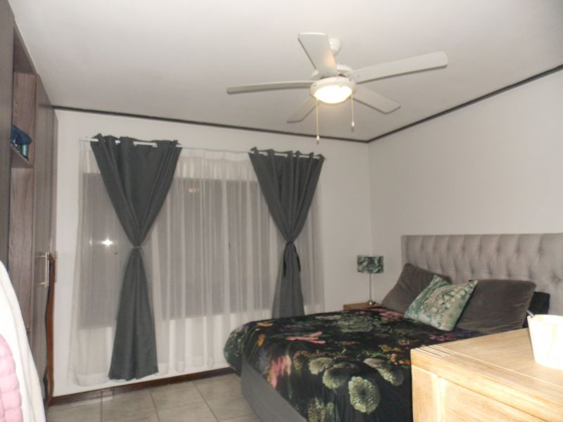 Upmarket Townhouse in Xanadu Estate - Photo 7