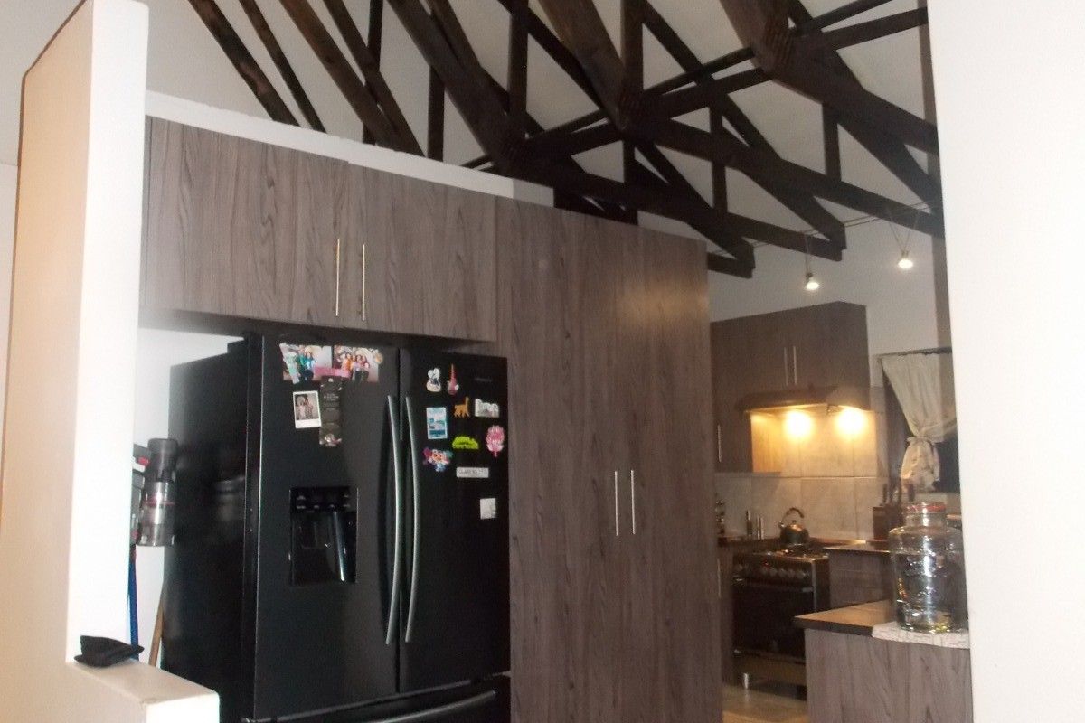 Upmarket Townhouse in Xanadu Estate - Photo 3