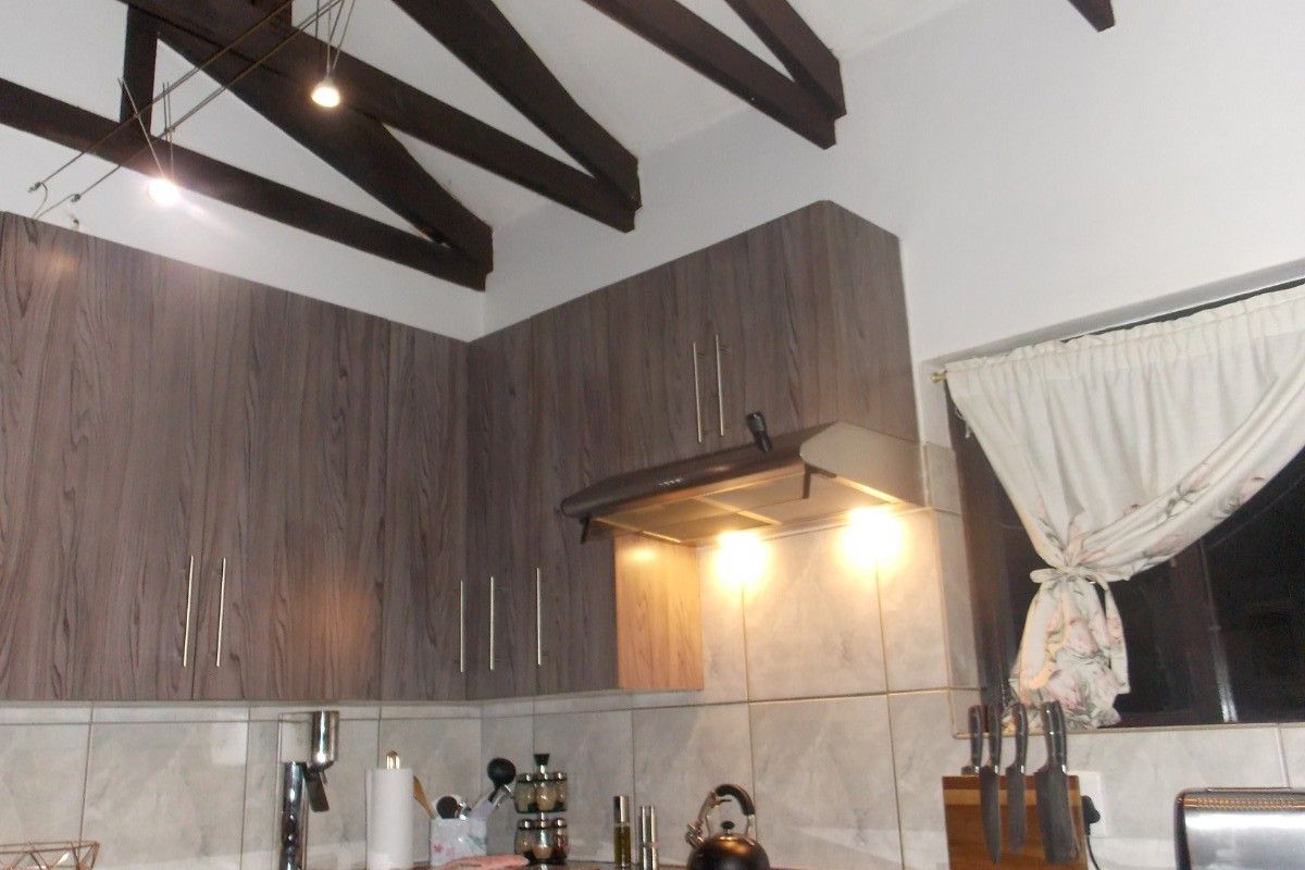 Upmarket Townhouse in Xanadu Estate - Photo 5