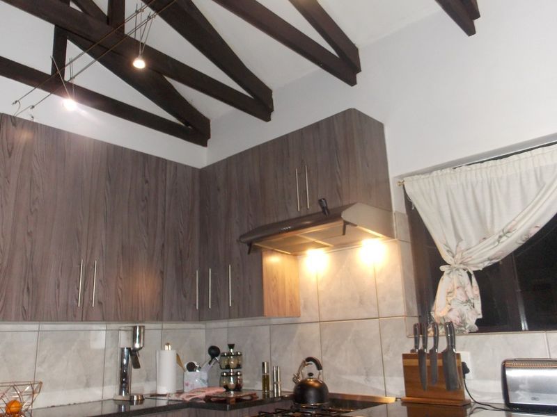 Upmarket Townhouse in Xanadu Estate - Photo 5