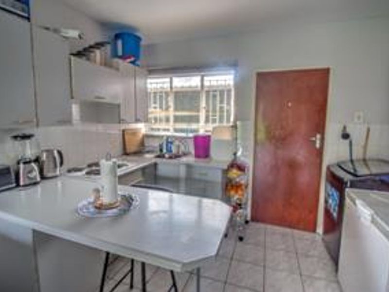 Secure, Spacious & Family Ready! - Photo 4
