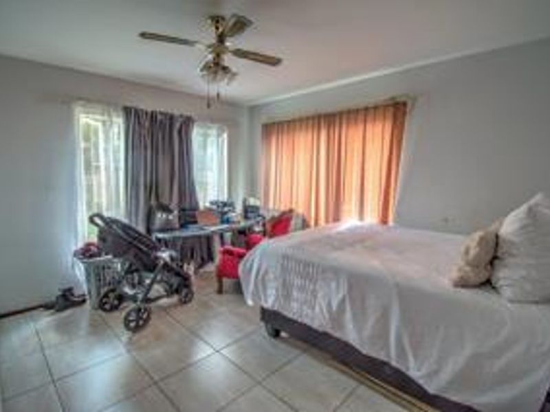 Secure, Spacious & Family Ready! - Photo 6