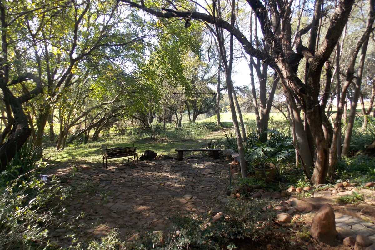 Family home to rent in Magalies Golf Estate - Photo 3