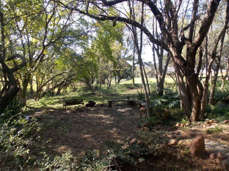 Family home to rent in Magalies Golf Estate - Photo 3