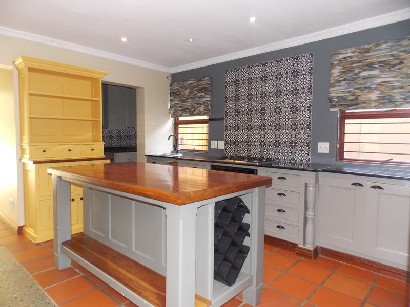 Family home to rent in Magalies Golf Estate - Photo 6