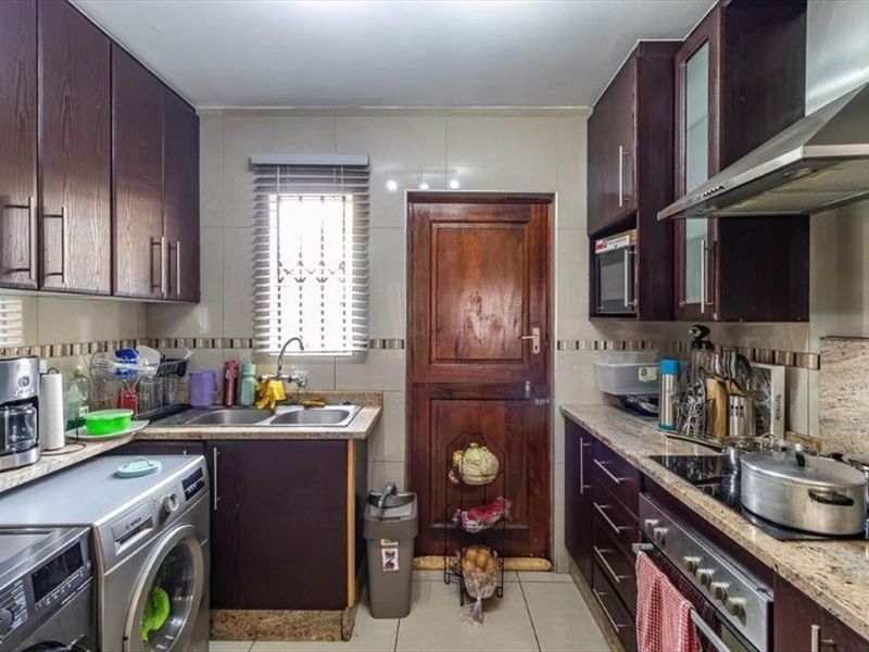 Charming 3-Bedroom Townhouse for Sale in Terenure - Photo 8
