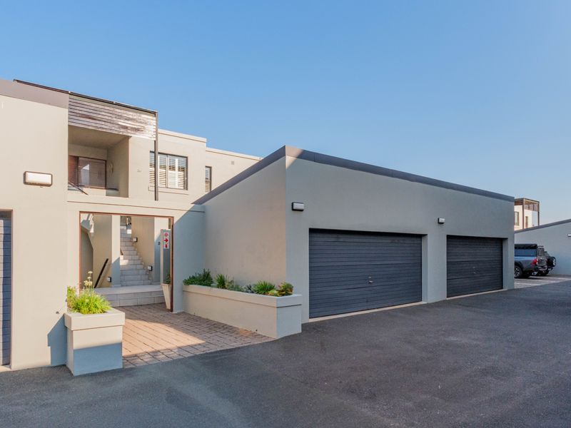 3 Bedroom Lux Apartment in Dunkirk Estate - Photo 4