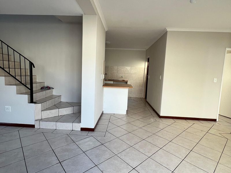 3 Bedroom Townhouse To Rent In Parklands - Photo 6