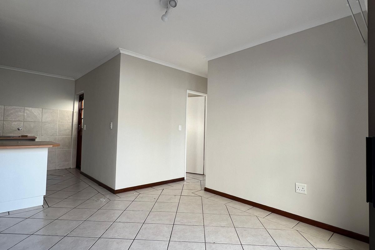 3 Bedroom Townhouse To Rent In Parklands - Photo 2