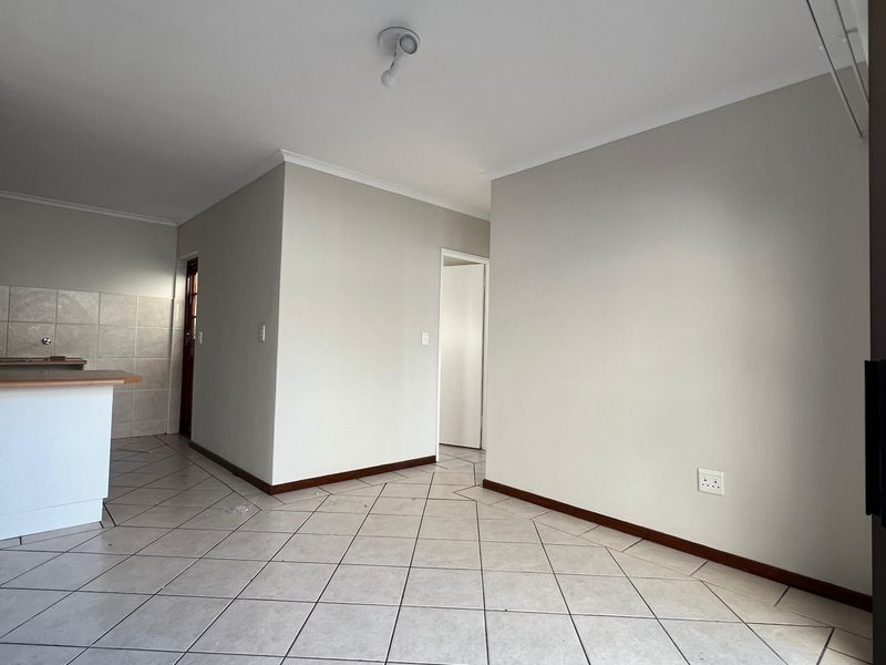 3 Bedroom Townhouse To Rent In Parklands - Photo 2
