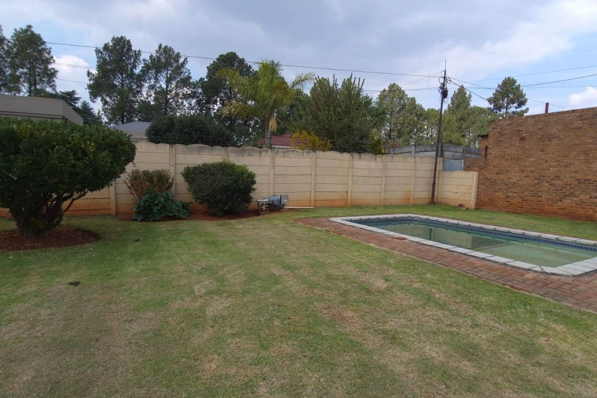 Great Family Home available in Geduld Ext 1 - Photo 2