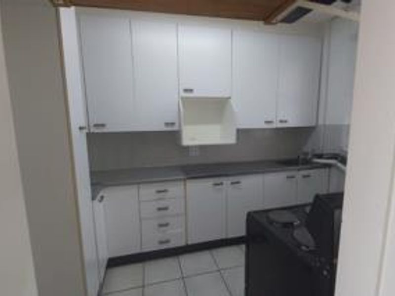 Modern Secure Unit with a lock up Garage!! - Photo 3