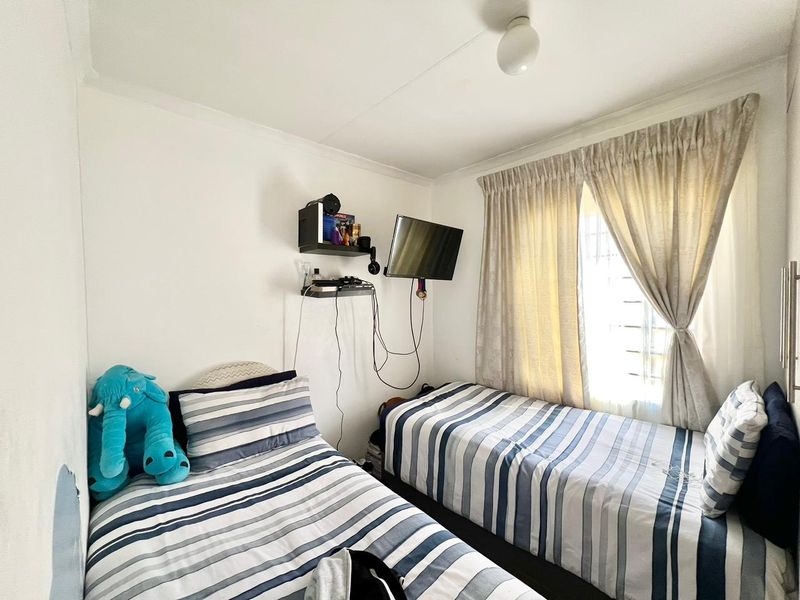 2 Bedroom House For Sale - Photo 5