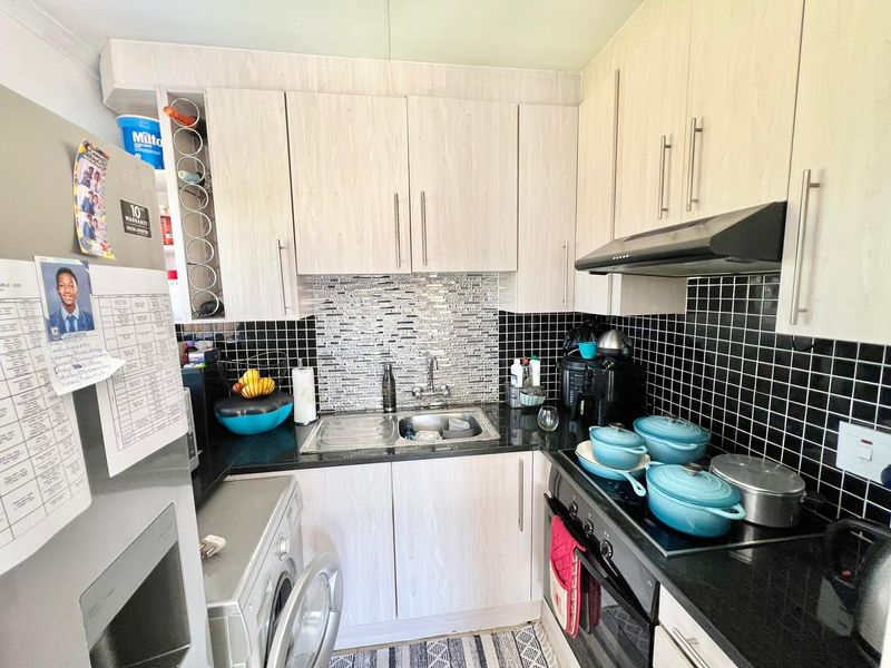 2 Bedroom House For Sale - Photo 6