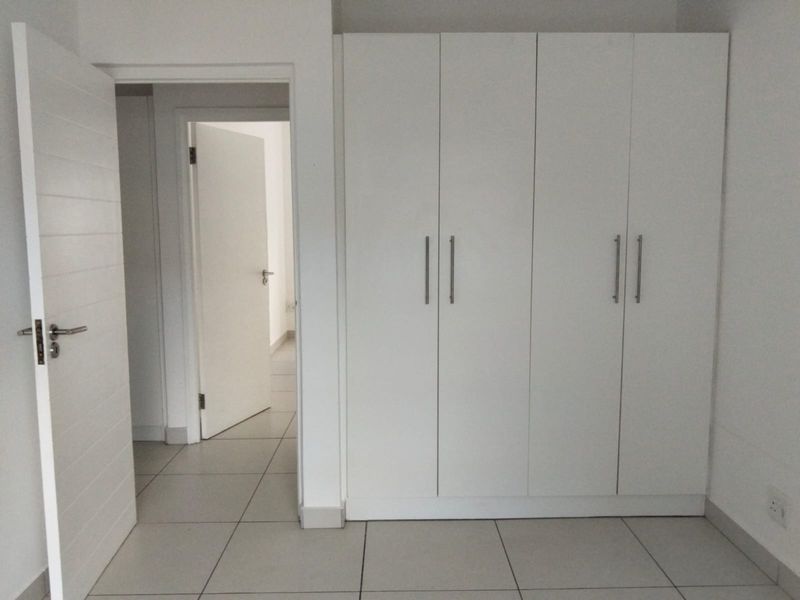 Available 1 July,  Modern 2 Bed, 2 Bath Apartment in Summer Park - Photo 8
