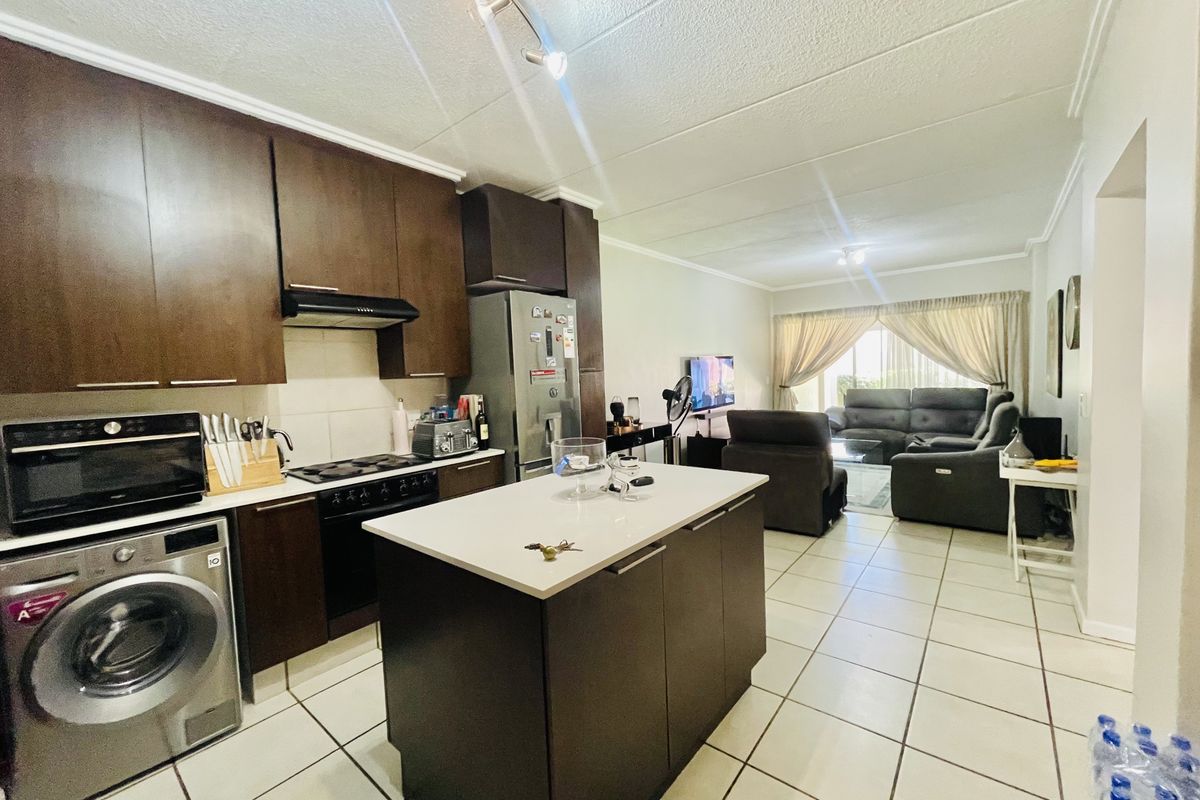 Experience sylish urban living at The Nicol in the heart of Bryanston - Photo 3