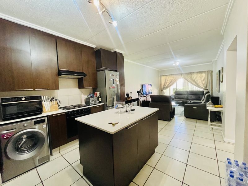 Experience sylish urban living at The Nicol in the heart of Bryanston - Photo 3