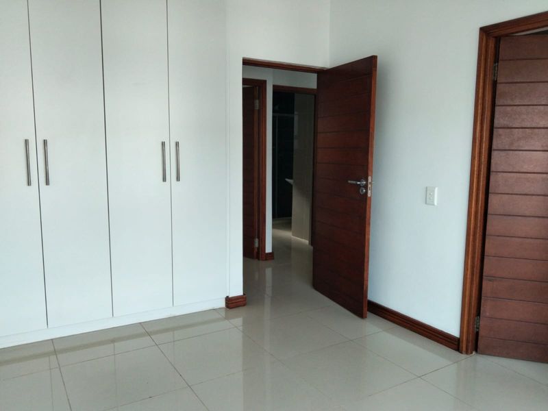 Spacious 2-Bed, 2-Bath Apartment To Let – Park Avenue - Photo 8
