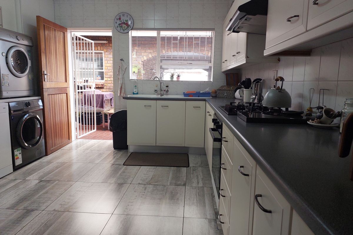 3 Bedroom Townhouse for Sale - Photo 4