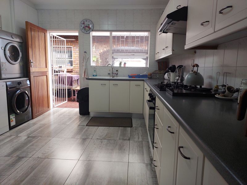 3 Bedroom Townhouse for Sale - Photo 4