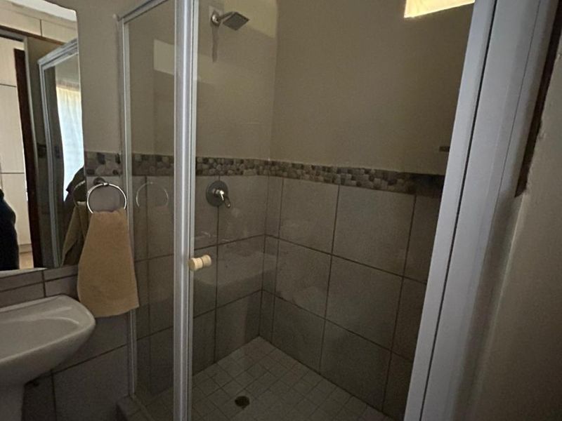 1 Bedroom Ground-Access Flat | Garage + Secure Parking | Schoemansville | R8,800 (utilities incl.) - Photo 9