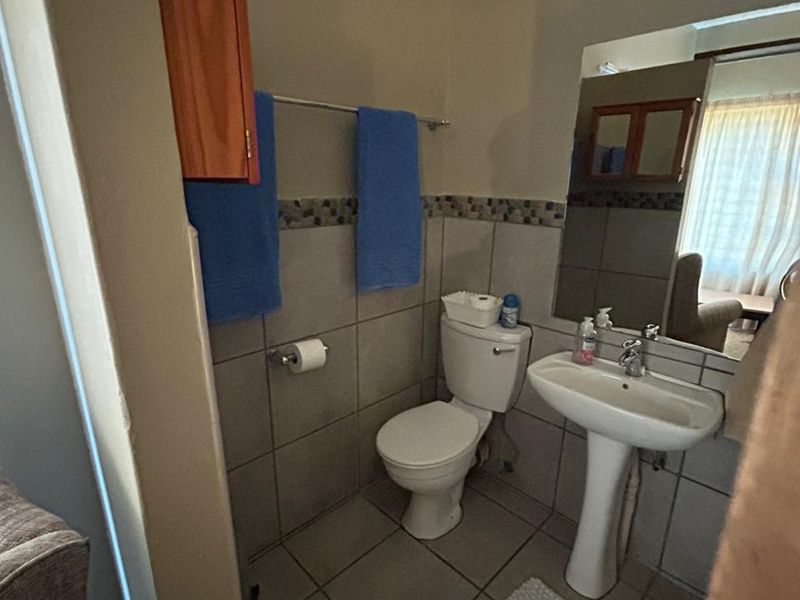 1 Bedroom Ground-Access Flat | Garage + Secure Parking | Schoemansville | R8,800 (utilities incl.) - Photo 8