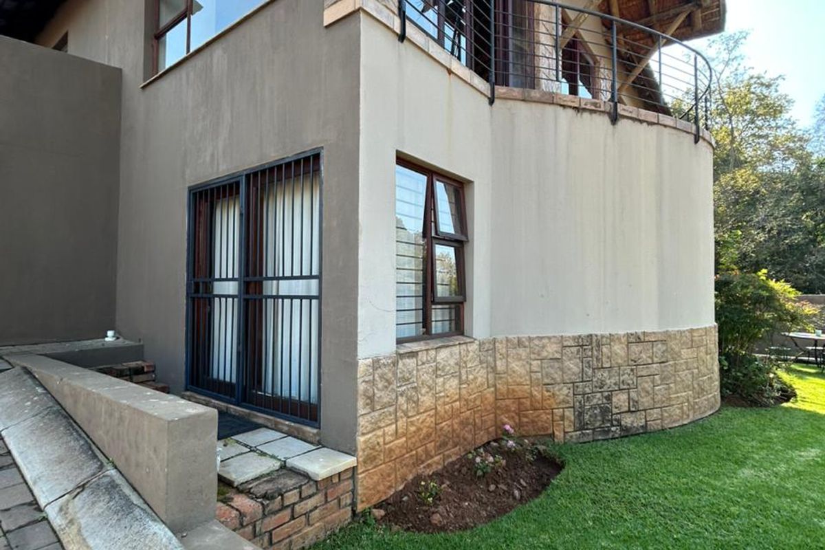 1 Bedroom Ground-Access Flat | Garage + Secure Parking | Schoemansville | R8,800 (utilities incl.) - Photo 2