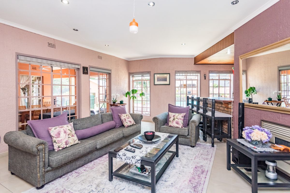 A TRULY SPECIAL DESIGNED FAMILY HOME WITH AN ABUNDANCE OF NATURAL LIGHT...... TUCKED AWAY - Photo 4