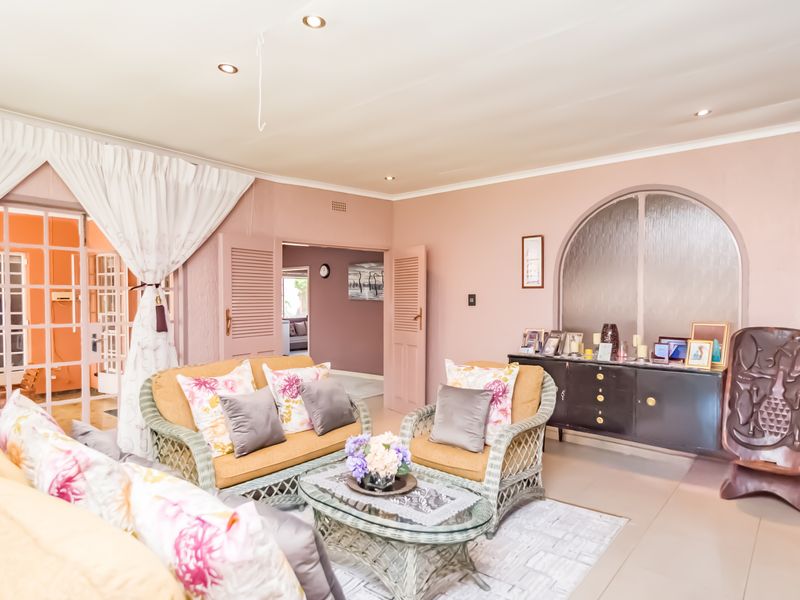 A TRULY SPECIAL DESIGNED FAMILY HOME WITH AN ABUNDANCE OF NATURAL LIGHT...... TUCKED AWAY - Photo 7