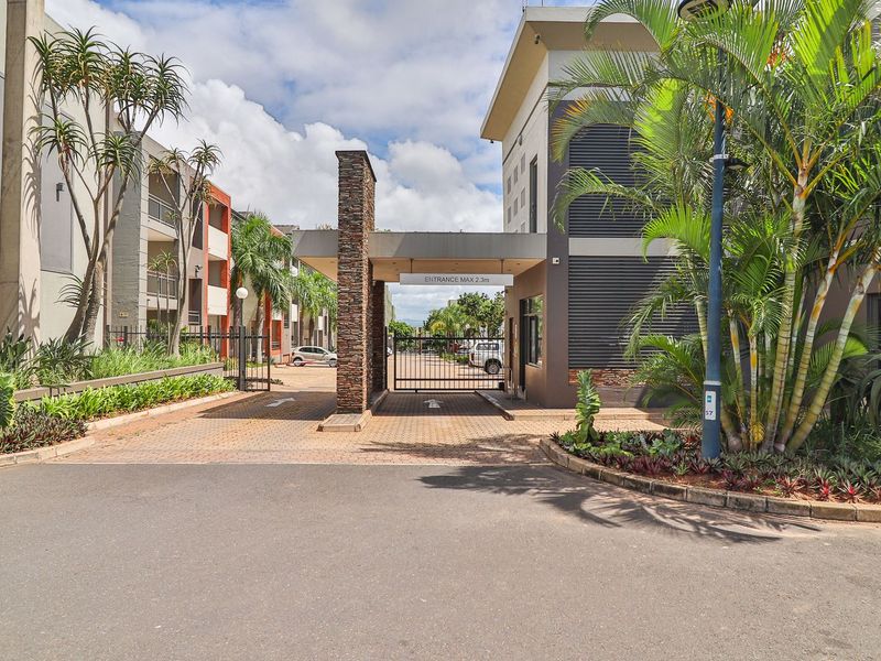 Cozy 1 bedroom apartment for sale in Umhlanga Ridge - Photo 1