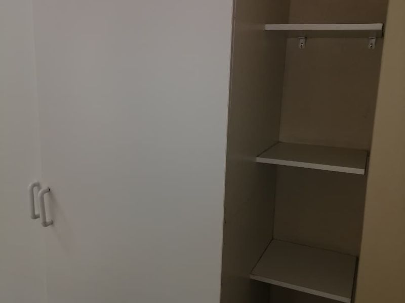 WATER AND WIFI INCLUDED IN RENT! BACHELOR UNIT - Photo 10