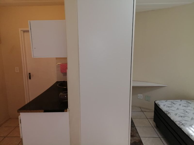 WATER AND WIFE INCLUDED IN RENT! BACHELOR UNIT - Photo 9