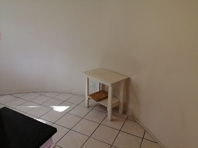 WATER AND WIFE INCLUDED IN RENT! BACHELOR UNIT - Photo 6