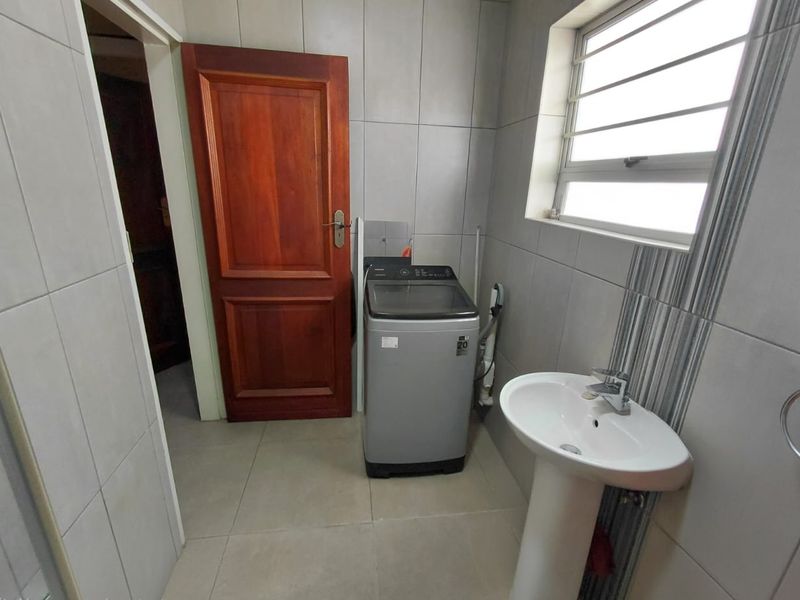 Modern 2 Bedroom Flat for Sale in Dunnottar - Photo 10