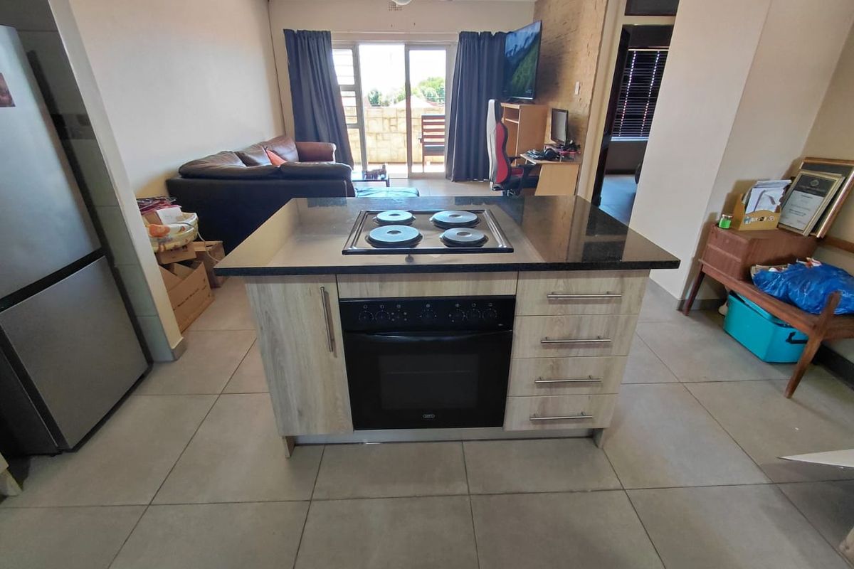 Modern 2 Bedroom Flat for Sale in Dunnottar - Photo 3