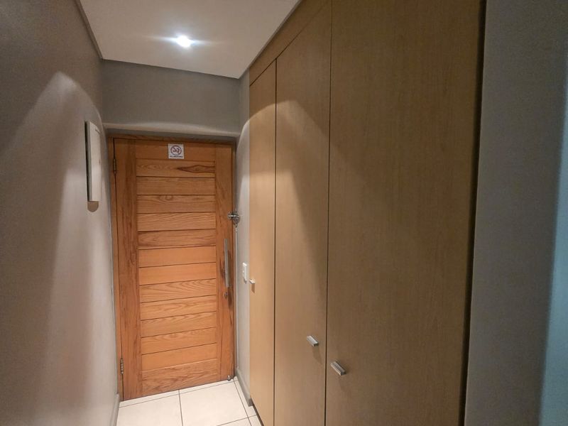 Luxury Living in the Heart of De Waterkant | Fully Furnished Apartment To Let | R25,000 per month - Photo 2