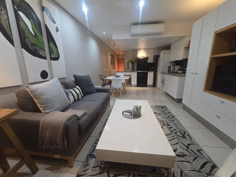 Luxury Living in the Heart of De Waterkant | Fully Furnished Apartment To Let | R25,000 per month - Photo 4