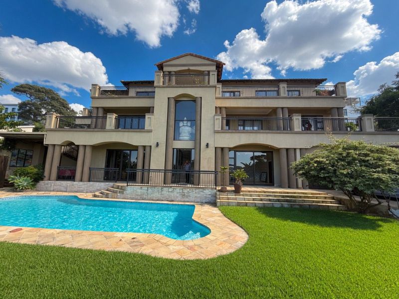 Spacious Multi-Level Family Home with Sea Views, Pool & Entertainment Areas - Photo 3