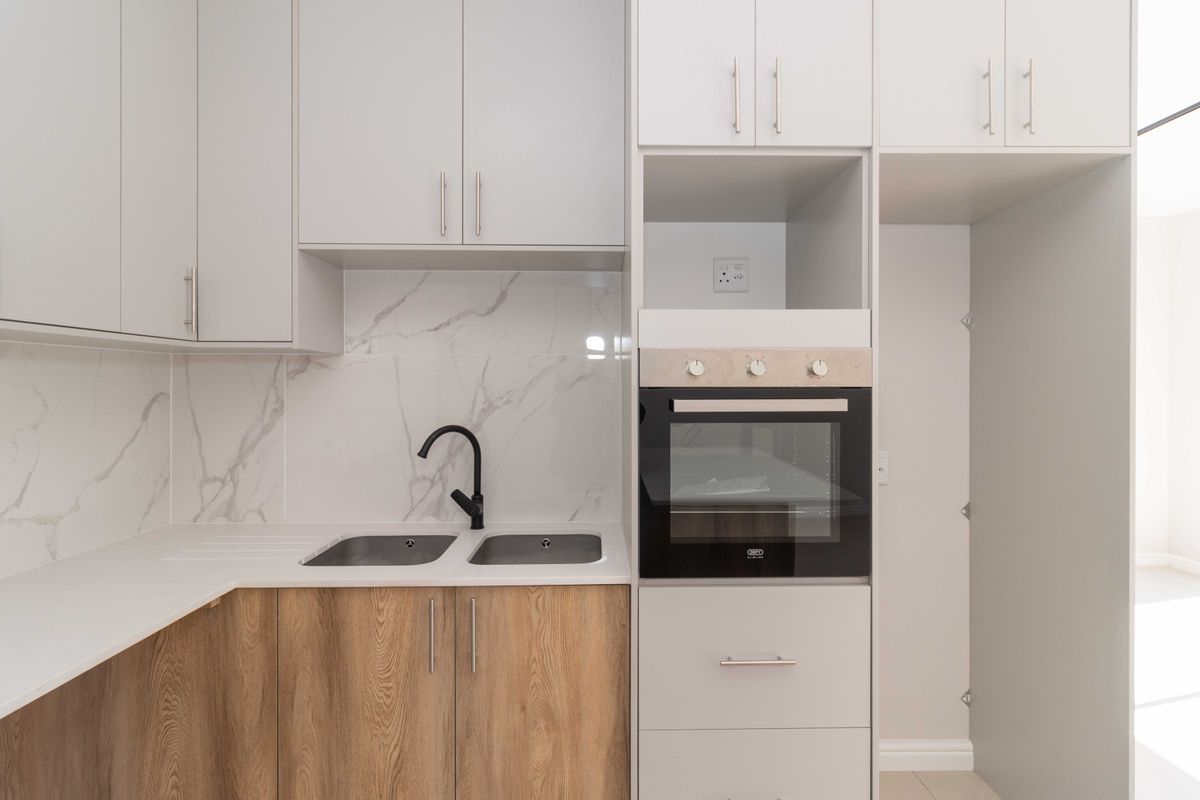 Immaculate  3 Bedroom Townhouse  To Let in Sandown Available 1 August 2026 - Photo 5