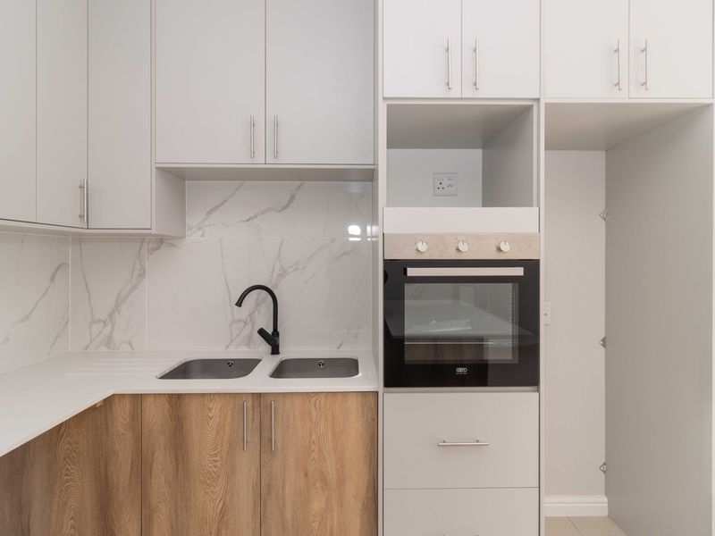 Immaculate  3 Bedroom Townhouse  To Let in Sandown Available 1 August 2026 - Photo 5
