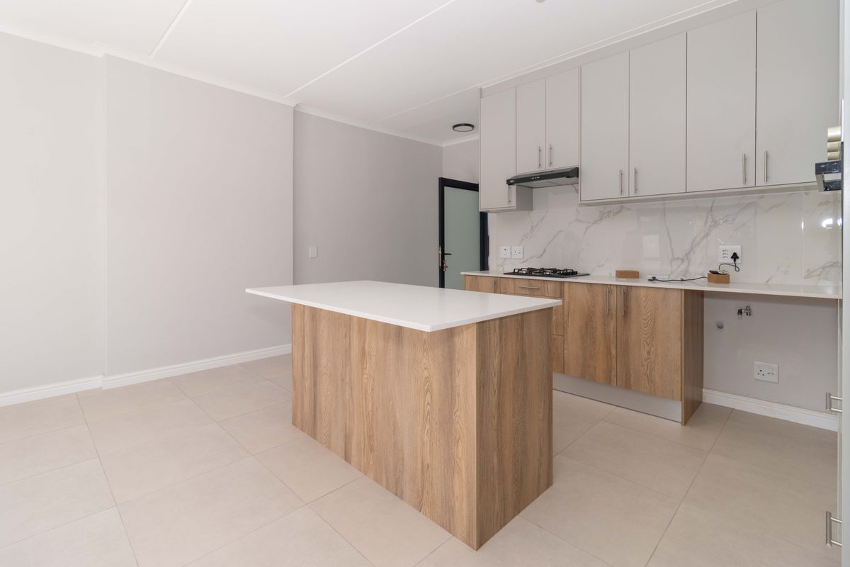 Immaculate  3 Bedroom Townhouse  To Let in Sandown Available 1 August 2026 - Photo 3