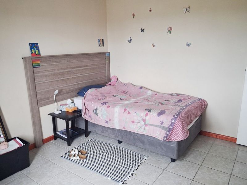 PARSONSVLEI 2 BED 1 BATH HOUSE WITH PARKING FOR RENT - Photo 9