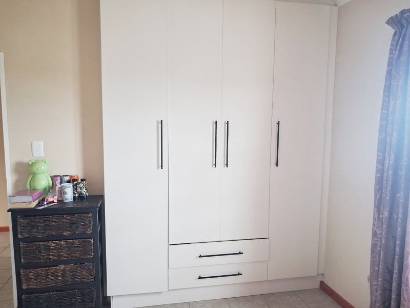 PARSONSVLEI 2 BED 1 BATH HOUSE WITH PARKING FOR RENT - Photo 8