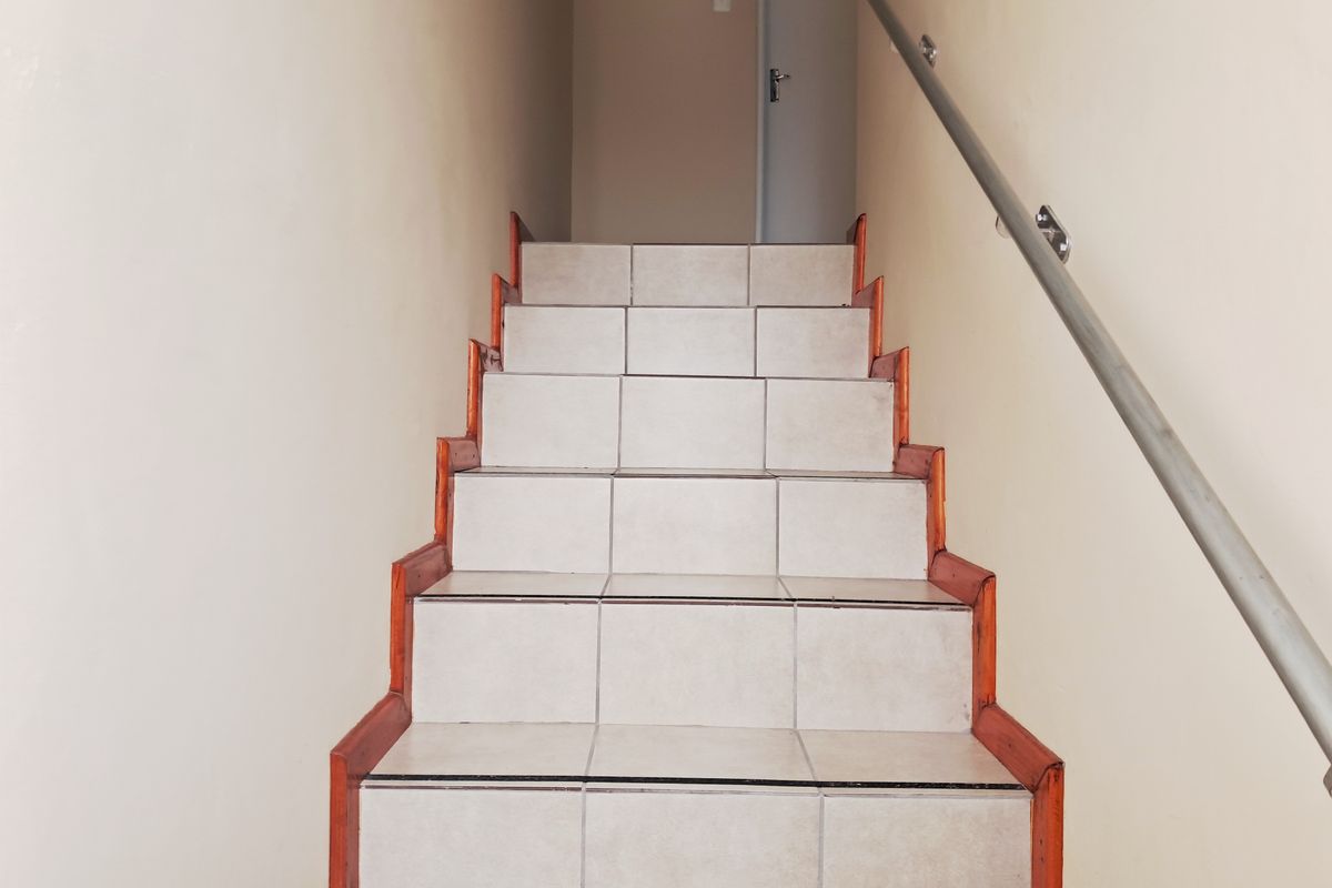 PARSONSVLEI 2 BED 1 BATH HOUSE WITH PARKING FOR RENT - Photo 4