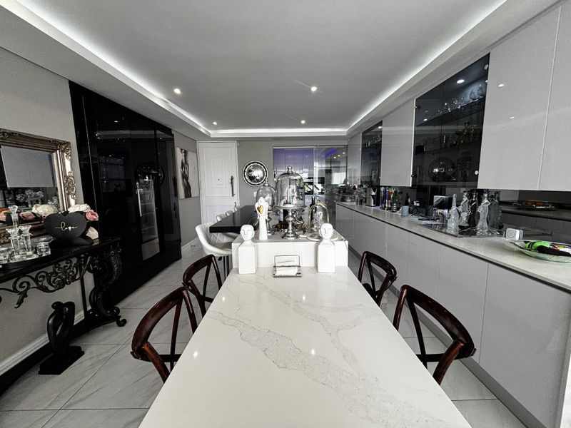Something special 3 Bed Designer apartment - Photo 10