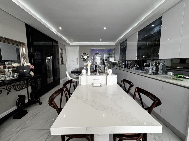 Something special 3 Bed Designer apartment - Photo 8